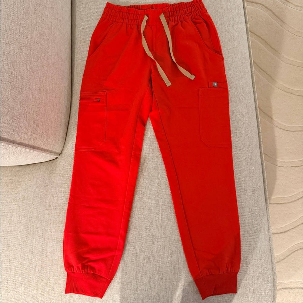 FIGS Uman Relaxed Jogger Scrub Pants XXS Petite Hibiscus Red EUC